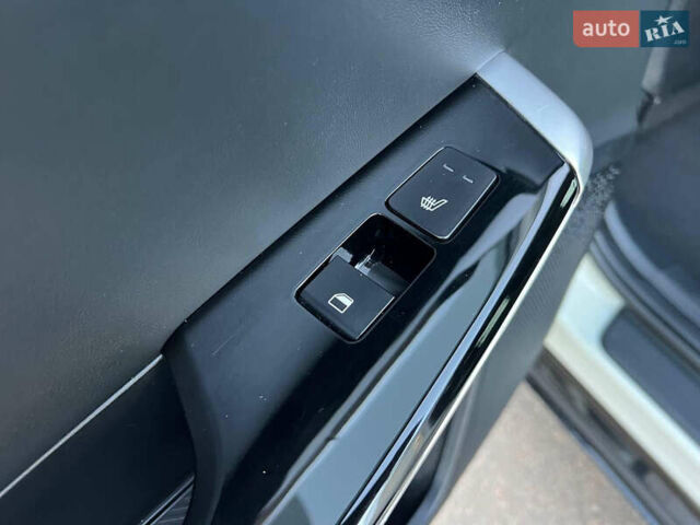 Белый Киа EV6, объемом двигателя 0 л и пробегом 55 тыс. км за 26900 $, фото 16 на Automoto.ua