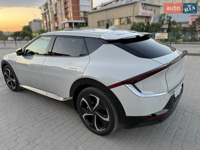 Белый Киа EV6, объемом двигателя 0 л и пробегом 56 тыс. км за 27000 $, фото 46 на Automoto.ua