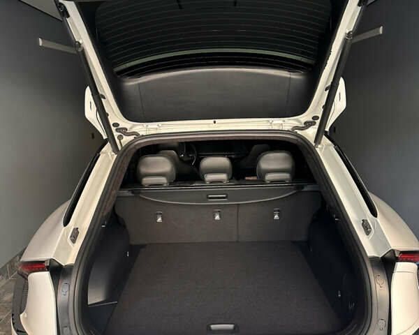 Белый Киа EV6, объемом двигателя 0 л и пробегом 23 тыс. км за 29000 $, фото 13 на Automoto.ua