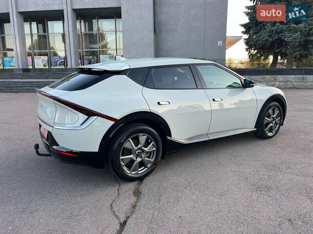 Белый Киа EV6, объемом двигателя 0 л и пробегом 55 тыс. км за 26900 $, фото 9 на Automoto.ua