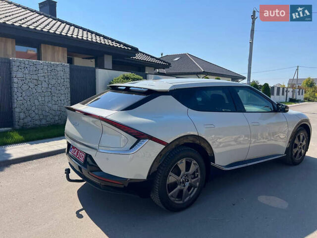 Белый Киа EV6, объемом двигателя 0 л и пробегом 55 тыс. км за 26900 $, фото 81 на Automoto.ua
