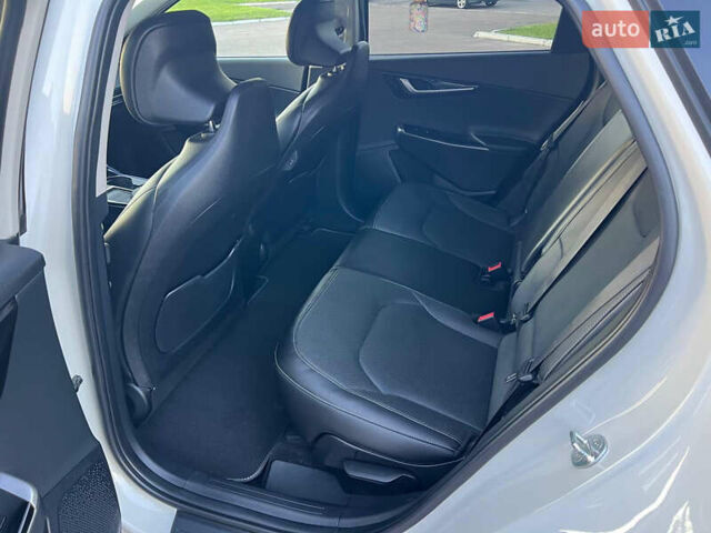 Белый Киа EV6, объемом двигателя 0 л и пробегом 55 тыс. км за 26900 $, фото 17 на Automoto.ua