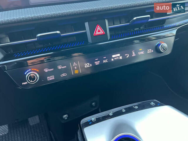 Белый Киа EV6, объемом двигателя 0 л и пробегом 55 тыс. км за 26900 $, фото 50 на Automoto.ua