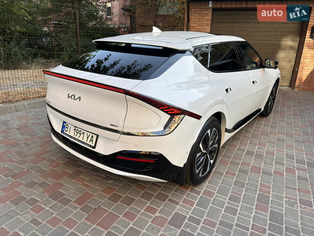 Белый Киа EV6, объемом двигателя 0 л и пробегом 23 тыс. км за 29000 $, фото 5 на Automoto.ua