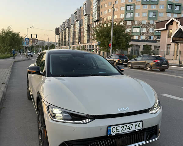 Белый Киа EV6, объемом двигателя 0 л и пробегом 56 тыс. км за 27000 $, фото 55 на Automoto.ua