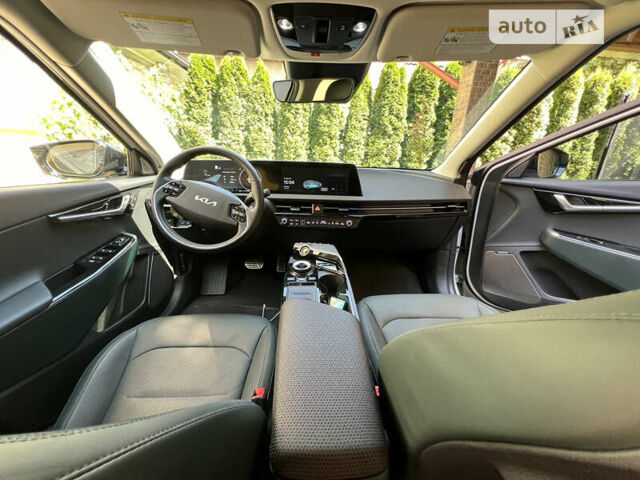 Белый Киа EV6, объемом двигателя 0 л и пробегом 56 тыс. км за 27000 $, фото 43 на Automoto.ua