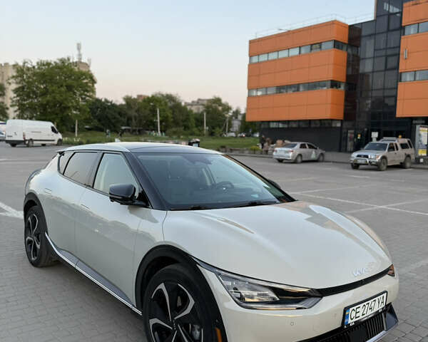 Белый Киа EV6, объемом двигателя 0 л и пробегом 56 тыс. км за 27000 $, фото 56 на Automoto.ua