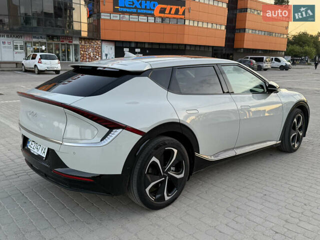 Белый Киа EV6, объемом двигателя 0 л и пробегом 56 тыс. км за 27000 $, фото 50 на Automoto.ua