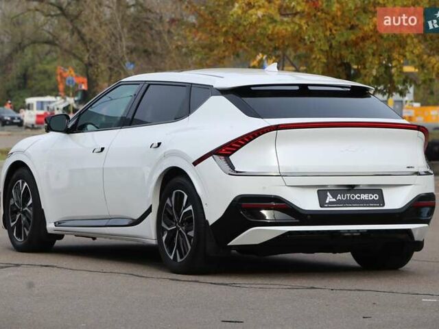 Белый Киа EV6, объемом двигателя 0 л и пробегом 29 тыс. км за 31900 $, фото 4 на Automoto.ua