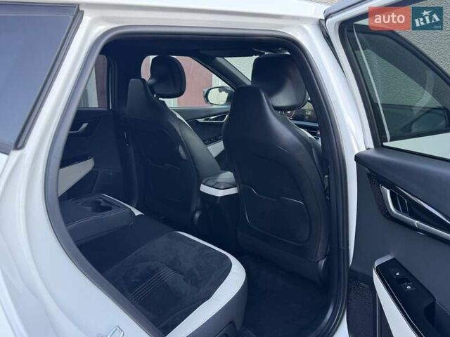 Белый Киа EV6, объемом двигателя 0 л и пробегом 160 тыс. км за 23900 $, фото 23 на Automoto.ua