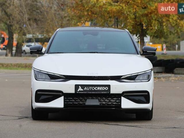 Белый Киа EV6, объемом двигателя 0 л и пробегом 29 тыс. км за 31900 $, фото 1 на Automoto.ua