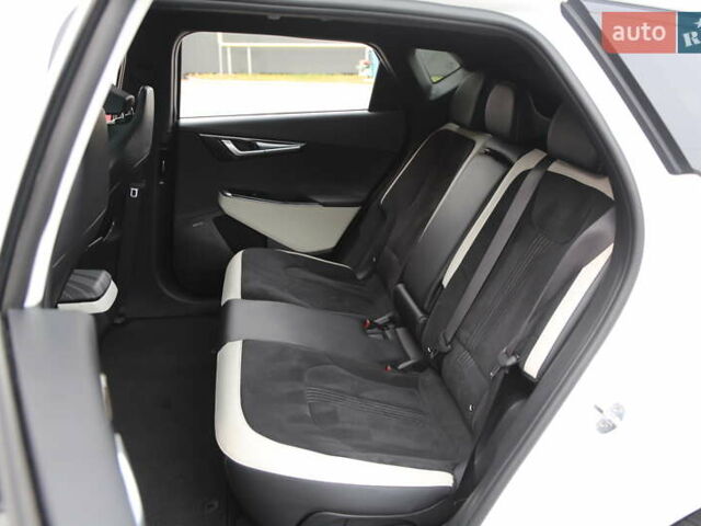 Белый Киа EV6, объемом двигателя 0 л и пробегом 29 тыс. км за 31900 $, фото 9 на Automoto.ua