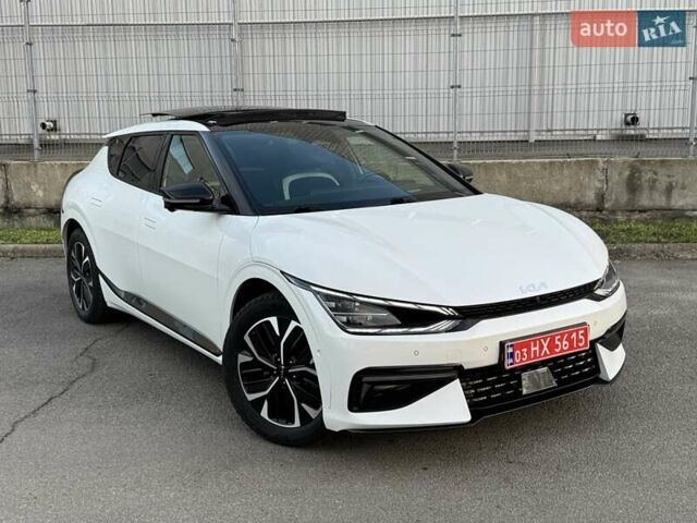 Белый Киа EV6, объемом двигателя 0 л и пробегом 160 тыс. км за 23900 $, фото 2 на Automoto.ua