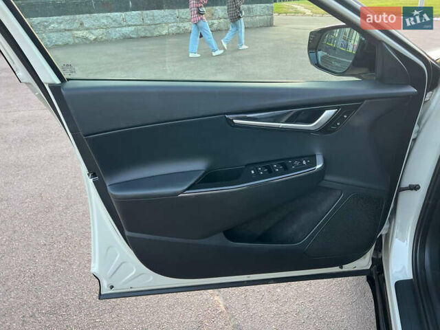 Белый Киа EV6, объемом двигателя 0 л и пробегом 55 тыс. км за 26900 $, фото 25 на Automoto.ua