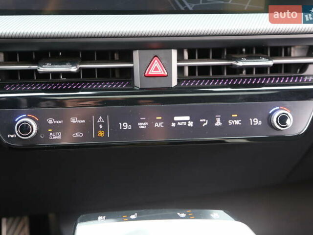 Белый Киа EV6, объемом двигателя 0 л и пробегом 29 тыс. км за 31900 $, фото 19 на Automoto.ua