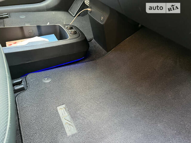 Белый Киа EV6, объемом двигателя 0 л и пробегом 56 тыс. км за 27000 $, фото 38 на Automoto.ua