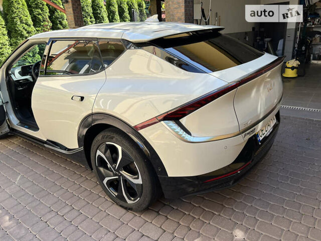Белый Киа EV6, объемом двигателя 0 л и пробегом 56 тыс. км за 27000 $, фото 8 на Automoto.ua