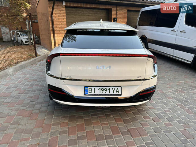 Белый Киа EV6, объемом двигателя 0 л и пробегом 23 тыс. км за 29000 $, фото 4 на Automoto.ua
