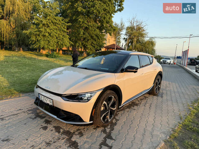 Белый Киа EV6, объемом двигателя 0 л и пробегом 56 тыс. км за 27000 $, фото 58 на Automoto.ua