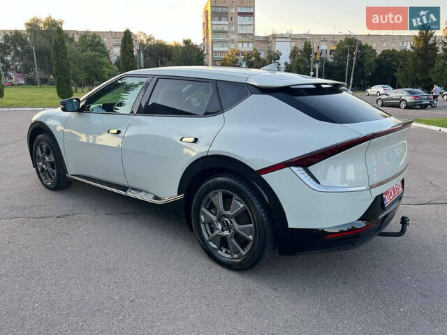 Белый Киа EV6, объемом двигателя 0 л и пробегом 55 тыс. км за 26900 $, фото 13 на Automoto.ua