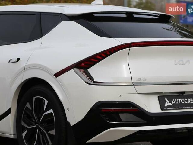 Белый Киа EV6, объемом двигателя 0 л и пробегом 29 тыс. км за 31900 $, фото 7 на Automoto.ua