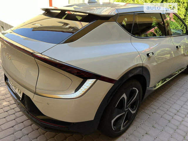 Белый Киа EV6, объемом двигателя 0 л и пробегом 56 тыс. км за 27000 $, фото 34 на Automoto.ua