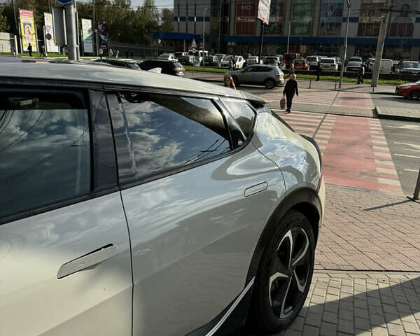 Белый Киа EV6, объемом двигателя 0 л и пробегом 56 тыс. км за 27700 $, фото 3 на Automoto.ua