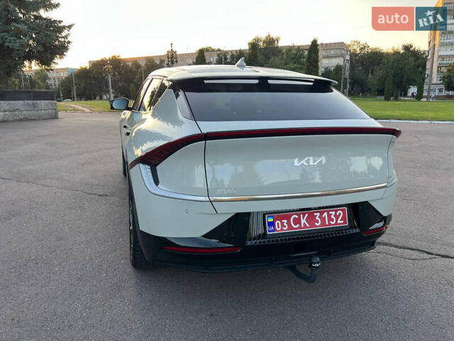 Белый Киа EV6, объемом двигателя 0 л и пробегом 55 тыс. км за 26900 $, фото 11 на Automoto.ua