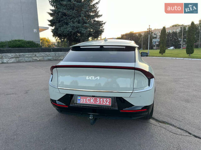 Белый Киа EV6, объемом двигателя 0 л и пробегом 55 тыс. км за 26900 $, фото 15 на Automoto.ua