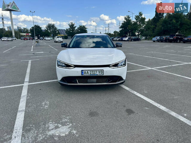 Белый Киа EV6, объемом двигателя 0 л и пробегом 59 тыс. км за 28000 $, фото 8 на Automoto.ua