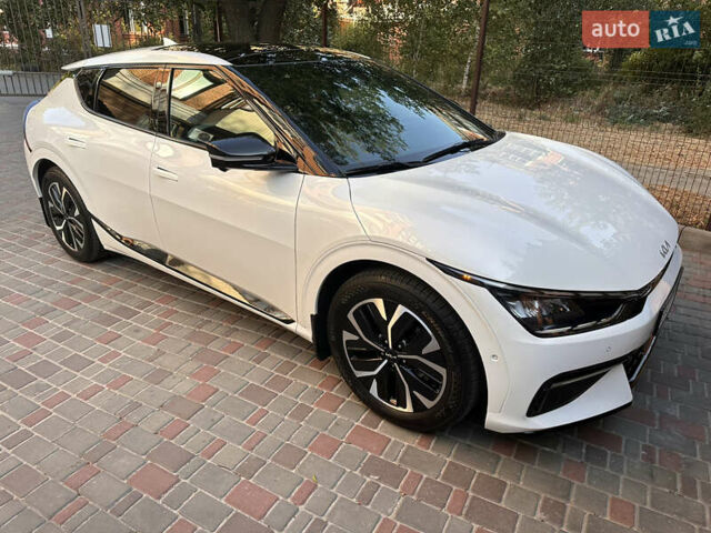 Белый Киа EV6, объемом двигателя 0 л и пробегом 23 тыс. км за 29000 $, фото 7 на Automoto.ua