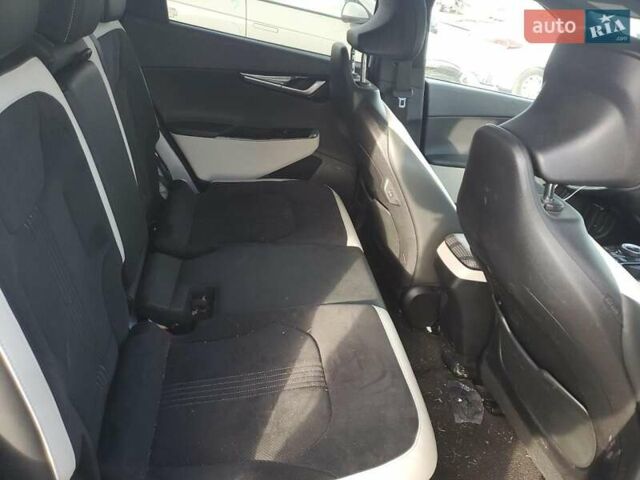 Белый Киа EV6, объемом двигателя 0 л и пробегом 50 тыс. км за 11000 $, фото 9 на Automoto.ua