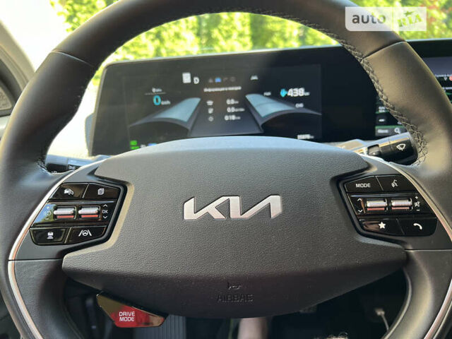Белый Киа EV6, объемом двигателя 0 л и пробегом 56 тыс. км за 27000 $, фото 20 на Automoto.ua