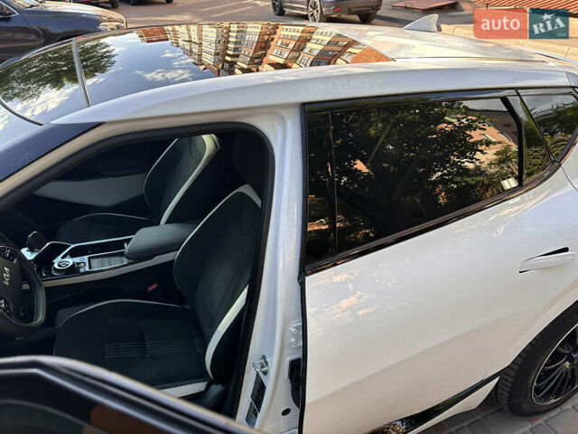 Белый Киа EV6, объемом двигателя 0 л и пробегом 23 тыс. км за 29000 $, фото 14 на Automoto.ua