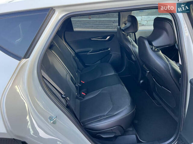 Белый Киа EV6, объемом двигателя 0 л и пробегом 55 тыс. км за 26900 $, фото 38 на Automoto.ua