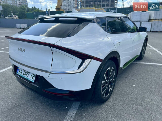 Белый Киа EV6, объемом двигателя 0 л и пробегом 59 тыс. км за 28000 $, фото 14 на Automoto.ua