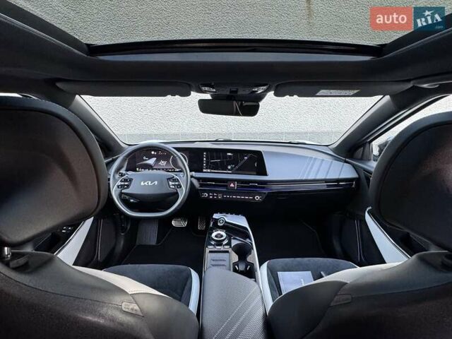 Белый Киа EV6, объемом двигателя 0 л и пробегом 160 тыс. км за 23900 $, фото 14 на Automoto.ua