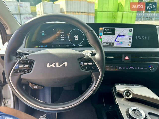Белый Киа EV6, объемом двигателя 0 л и пробегом 59 тыс. км за 28000 $, фото 19 на Automoto.ua
