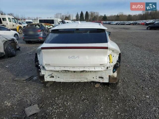 Белый Киа EV6, объемом двигателя 0 л и пробегом 50 тыс. км за 11000 $, фото 5 на Automoto.ua
