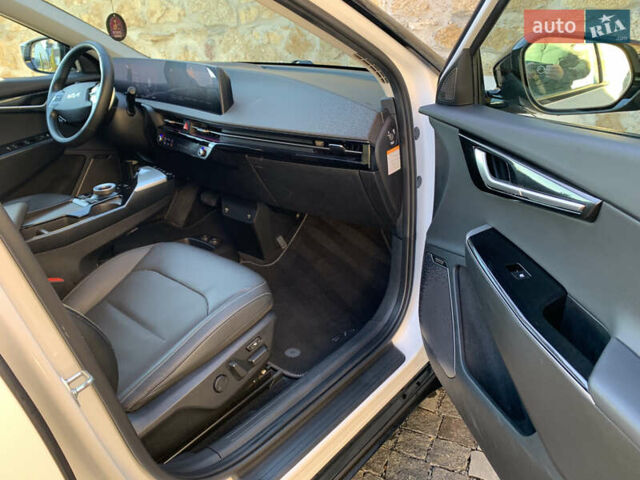 Білий Кіа EV6, об'ємом двигуна 0 л та пробігом 189 тис. км за 21900 $, фото 40 на Automoto.ua