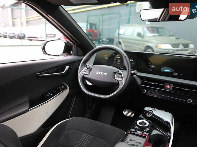 Белый Киа EV6, объемом двигателя 0 л и пробегом 29 тыс. км за 31900 $, фото 12 на Automoto.ua