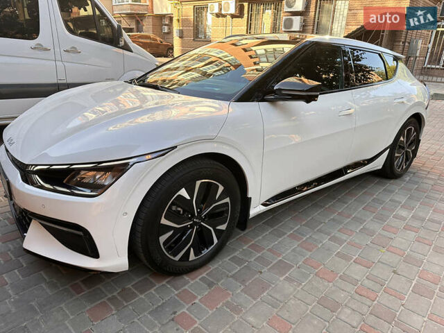 Белый Киа EV6, объемом двигателя 0 л и пробегом 23 тыс. км за 29000 $, фото 1 на Automoto.ua