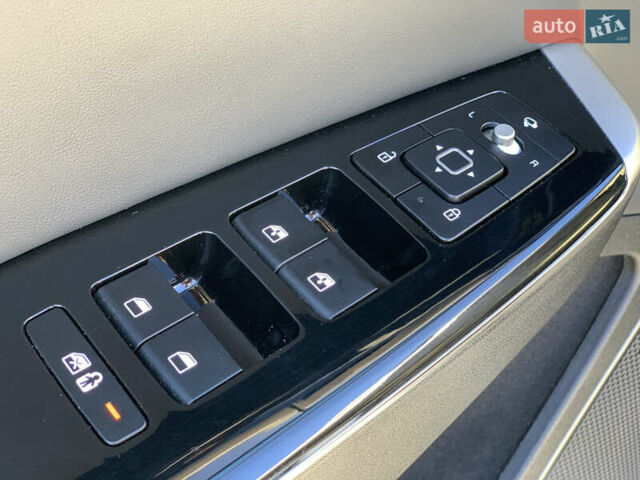 Білий Кіа EV6, об'ємом двигуна 0 л та пробігом 189 тис. км за 21900 $, фото 21 на Automoto.ua