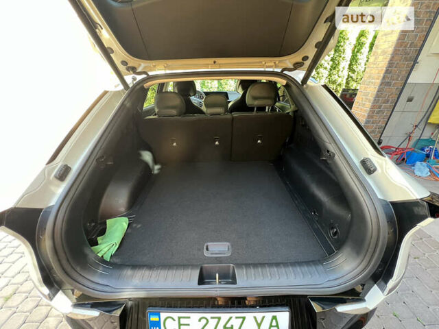 Белый Киа EV6, объемом двигателя 0 л и пробегом 56 тыс. км за 27000 $, фото 28 на Automoto.ua