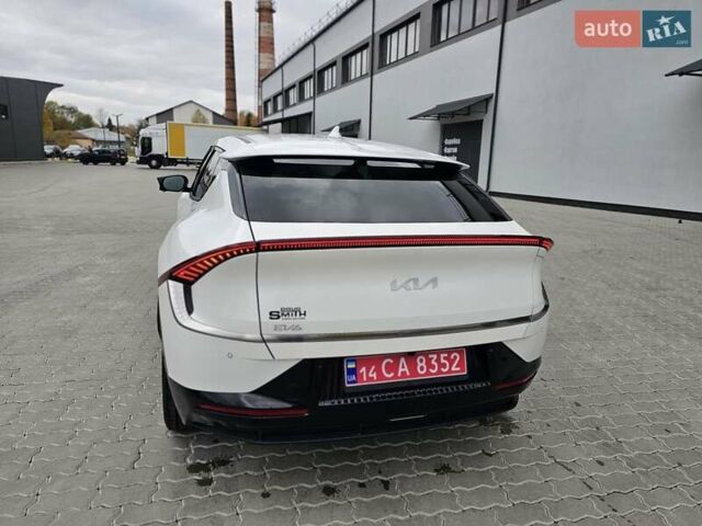 Белый Киа EV6, объемом двигателя 0 л и пробегом 84 тыс. км за 29500 $, фото 12 на Automoto.ua