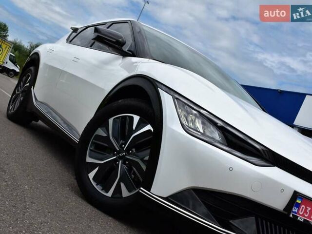 Белый Киа EV6, объемом двигателя 0 л и пробегом 59 тыс. км за 28700 $, фото 14 на Automoto.ua