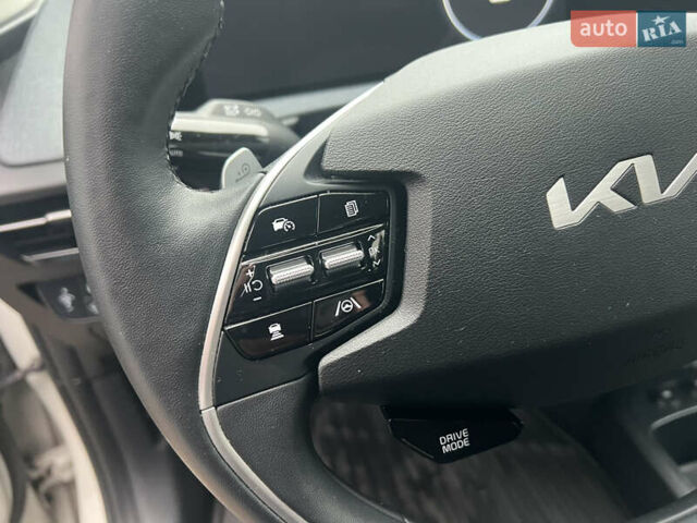 Білий Кіа EV6, об'ємом двигуна 0 л та пробігом 41 тис. км за 26400 $, фото 29 на Automoto.ua