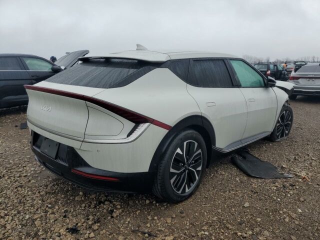 Белый Киа EV6, объемом двигателя 0 л и пробегом 60 тыс. км за 14800 $, фото 5 на Automoto.ua