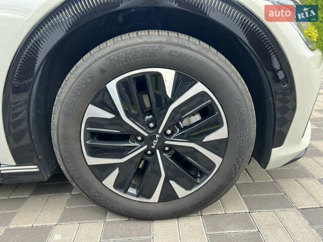 Білий Кіа EV6, об'ємом двигуна 0 л та пробігом 41 тис. км за 26400 $, фото 16 на Automoto.ua
