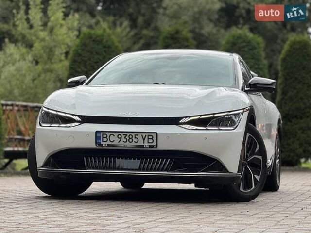 Білий Кіа EV6, об'ємом двигуна 0 л та пробігом 55 тис. км за 25999 $, фото 1 на Automoto.ua